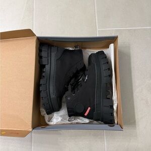 Palladium Revolt Hi TX Black Sneakers sz 9